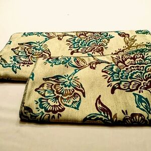 Pillow case cover set of. Two